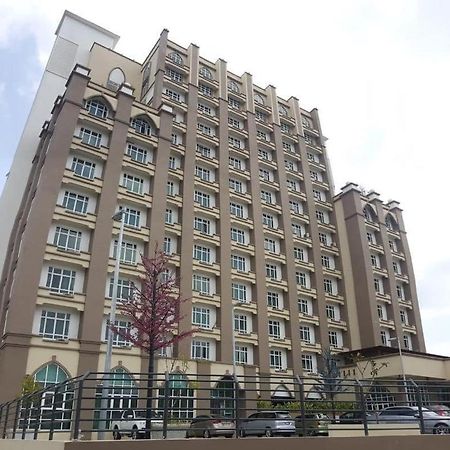 Risqi Apartment 2 Bedroom Wakaf Che Yeh Kota Bharu Exteriör bild