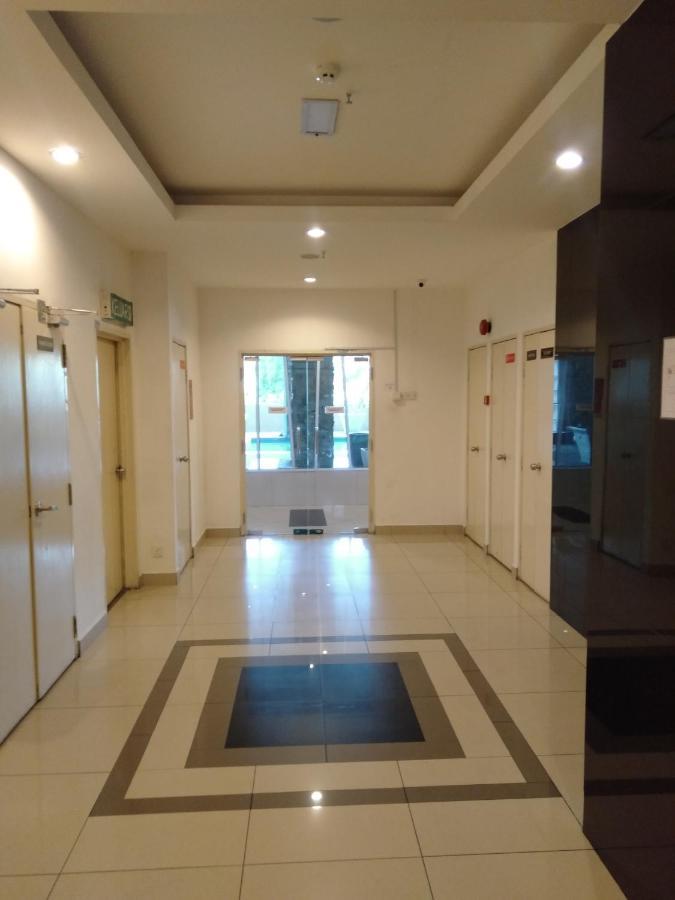 Risqi Apartment 2 Bedroom Wakaf Che Yeh Kota Bharu Exteriör bild