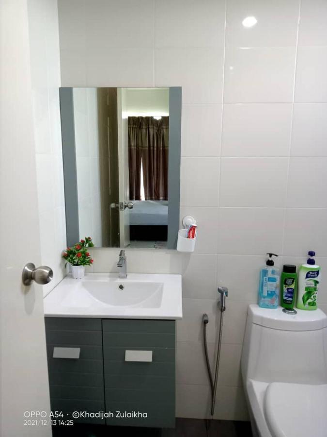 Risqi Apartment 2 Bedroom Wakaf Che Yeh Kota Bharu Exteriör bild