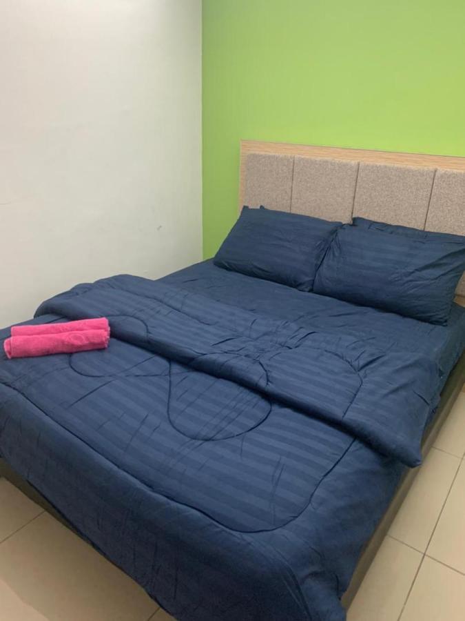 Risqi Apartment 2 Bedroom Wakaf Che Yeh Kota Bharu Exteriör bild