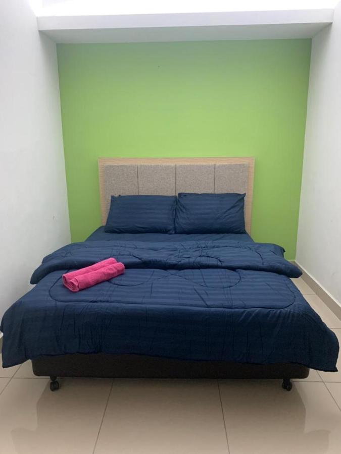 Risqi Apartment 2 Bedroom Wakaf Che Yeh Kota Bharu Exteriör bild