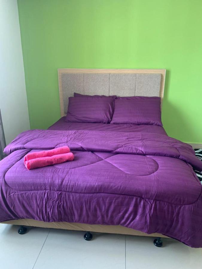 Risqi Apartment 2 Bedroom Wakaf Che Yeh Kota Bharu Exteriör bild